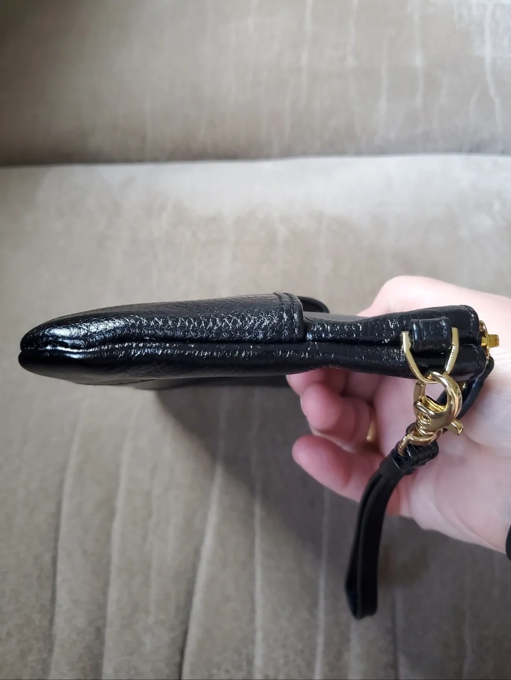 LODIS Olivia Black Italian Leather Zip Closure Wristlet Wallet